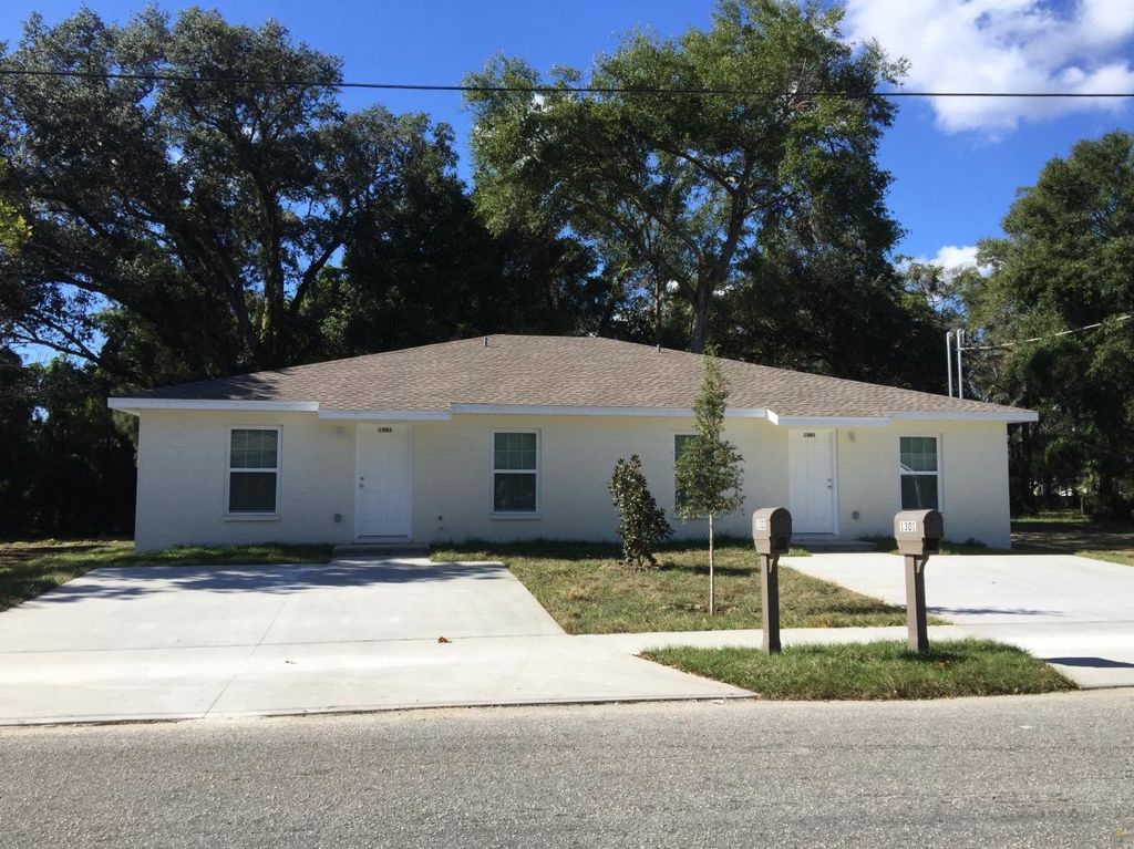 1301 Park St Seffner Fl 33584 Trulia