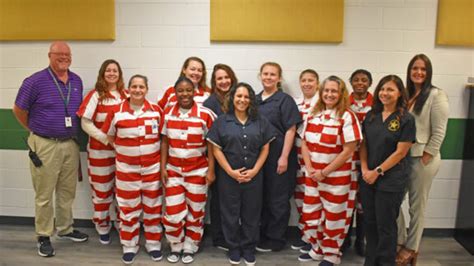 32 Walton County Jail Inmates Graduate From Residential Substance Abuse