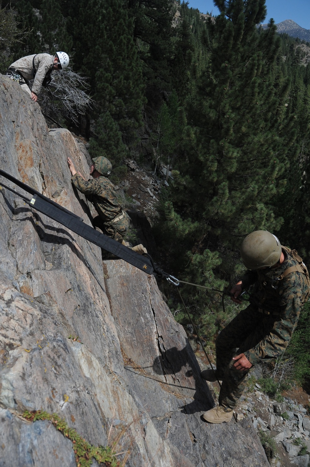 6 Steps To Become A Marine Corps Mountain Warfare Expert