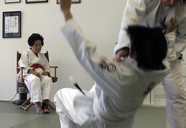 98 Year Old Keiko Fukuda Is First Female 10Th Degree Black Belt