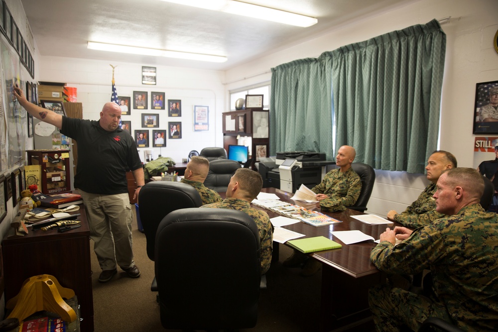 Dvids Images General Banta Visits Marine Corps Logistics Base