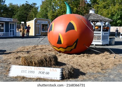 East Hampton Ct Oct 3 Pumpkintown Stock Photo 2168366731 Shutterstock