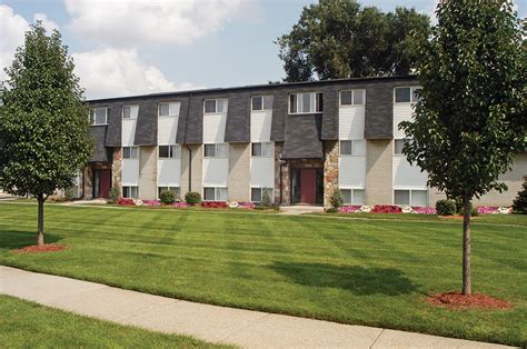 Hampton Court Apartments Rentals Westland Mi Apartments Com