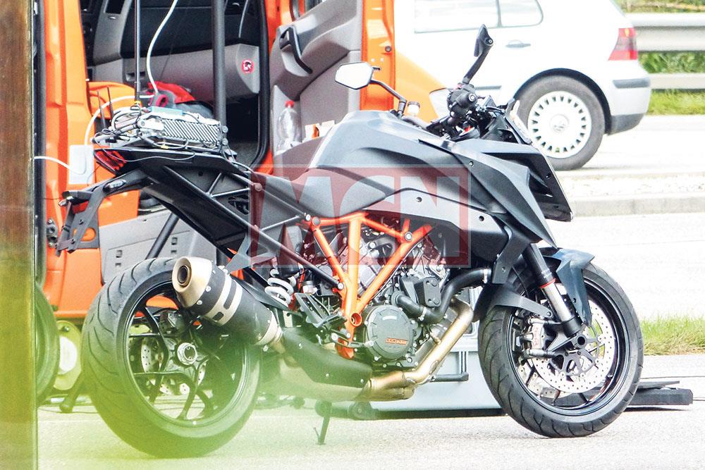 Ktm Ready To Unleash Power Packed Super Duke R Sports Tourer Mcn