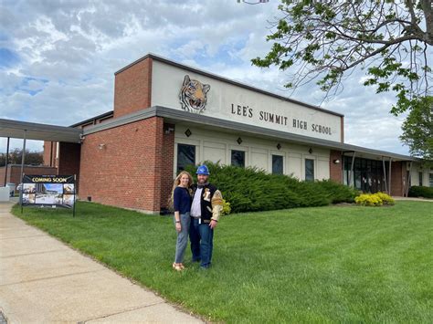 Lee S Summit High School Alumnus Leads School S Renovation Project