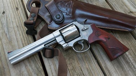 Smith Wesson S Model 629 Deluxe 44 Magnum Outdoorhub