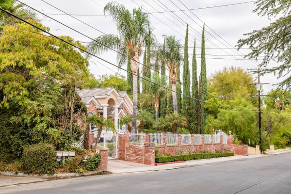 Tarzana Los Angeles Ca Neighborhood Guide Trulia