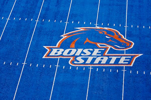 Ucf Braces For Unique Experience On Boise State S Smurf Turf