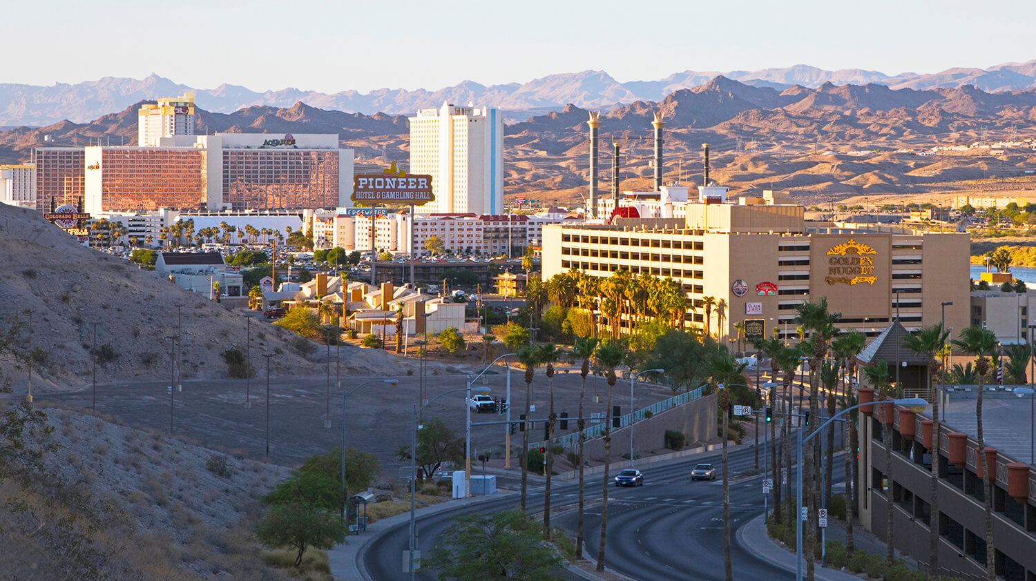 We Visit Laughlin Nevada Usa An Iconic Gambling Town On The Colorado